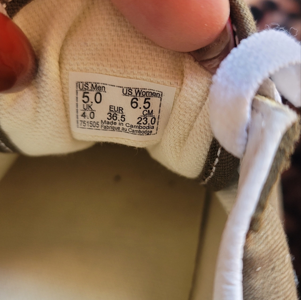 Vans - Picture 5 of 6